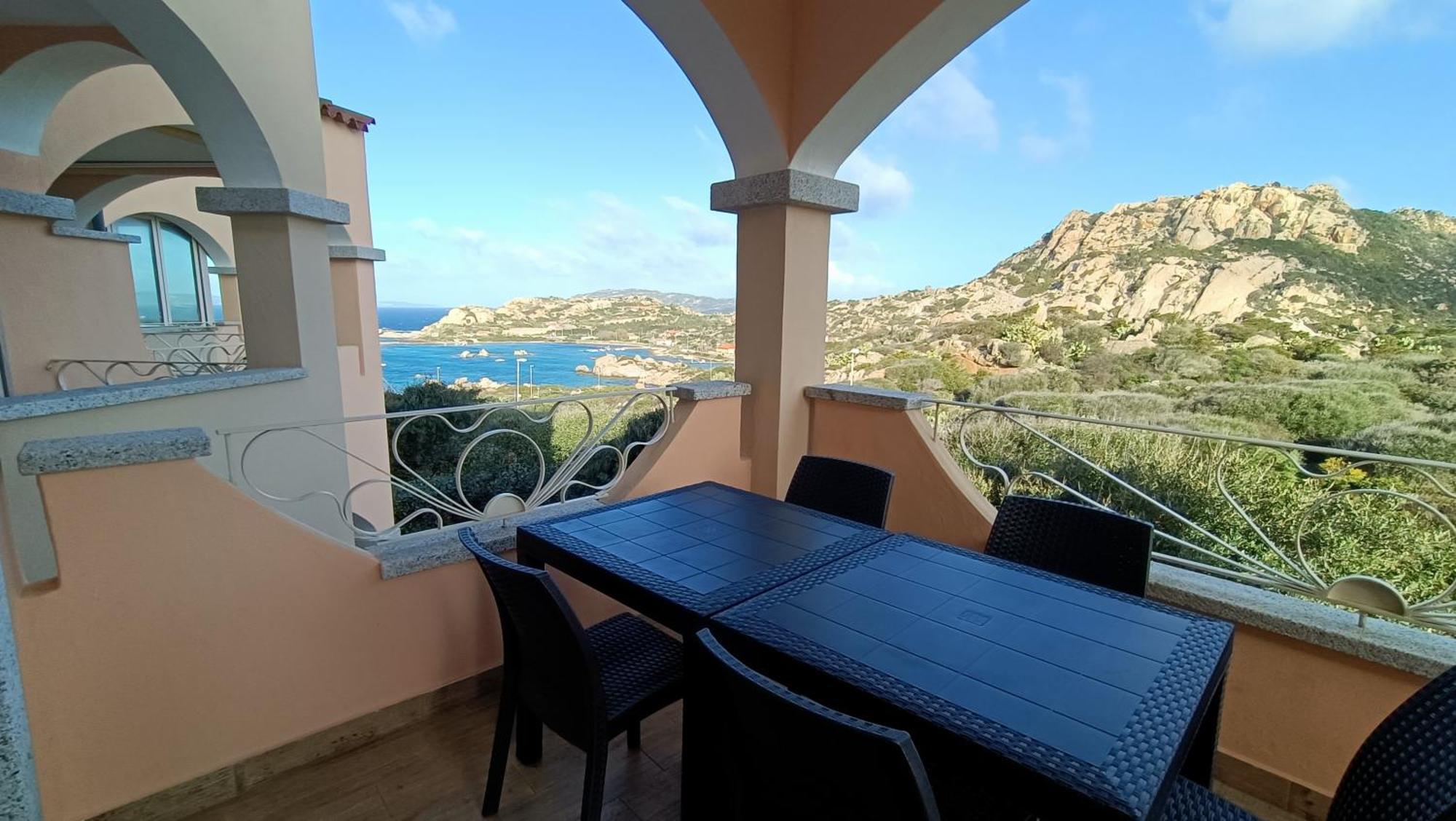 Appartamento Vista Mare Punta Tegge Ла Мадалена Екстериор снимка