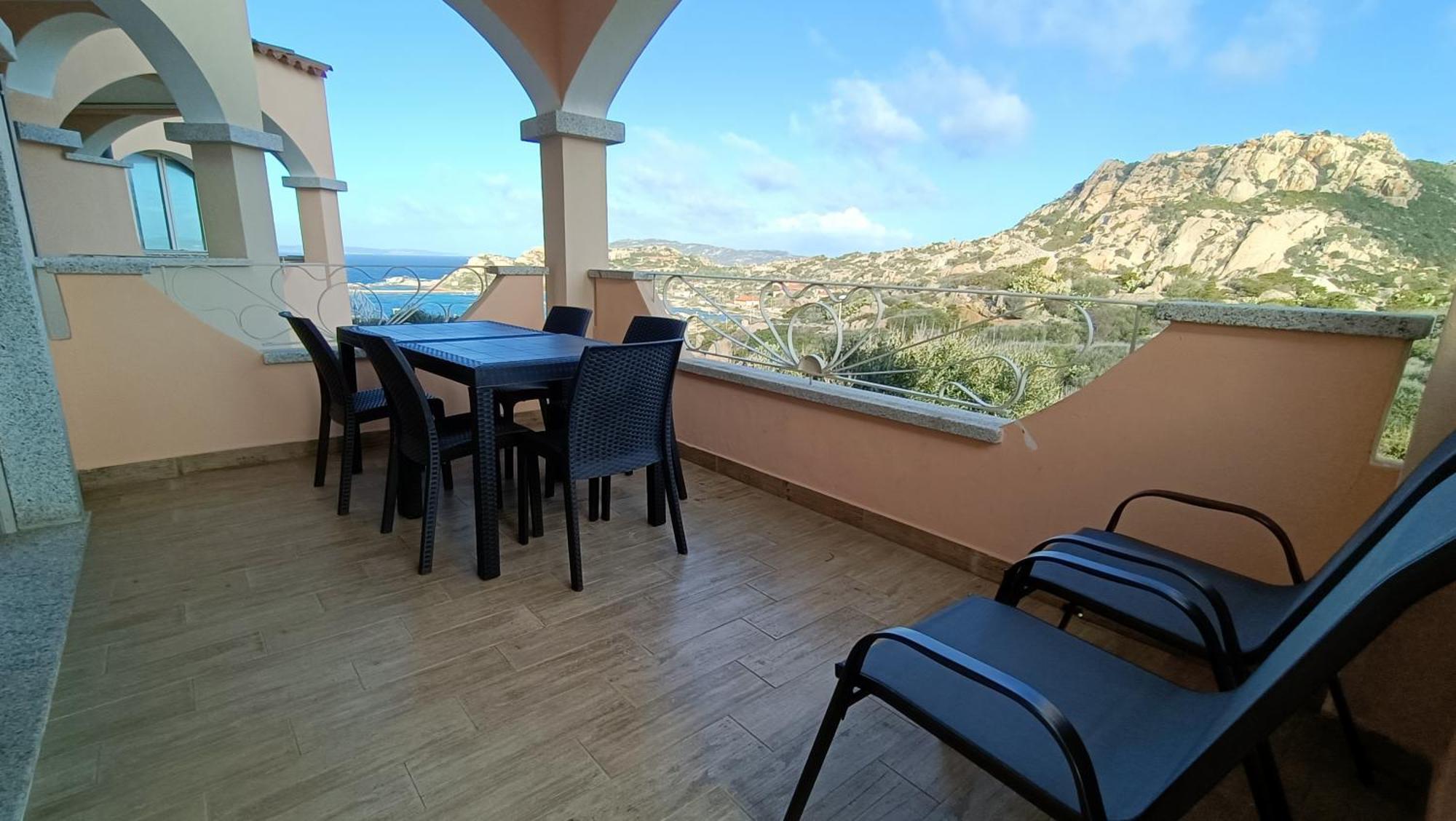 Appartamento Vista Mare Punta Tegge Ла Мадалена Екстериор снимка
