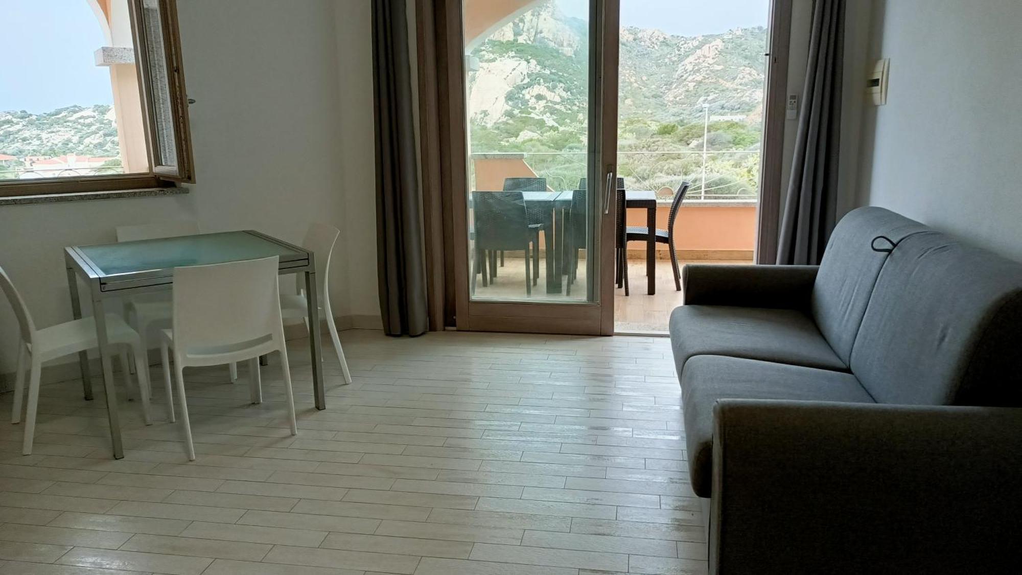 Appartamento Vista Mare Punta Tegge Ла Мадалена Екстериор снимка