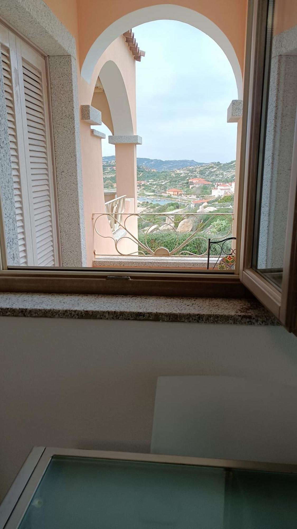 Appartamento Vista Mare Punta Tegge Ла Мадалена Екстериор снимка