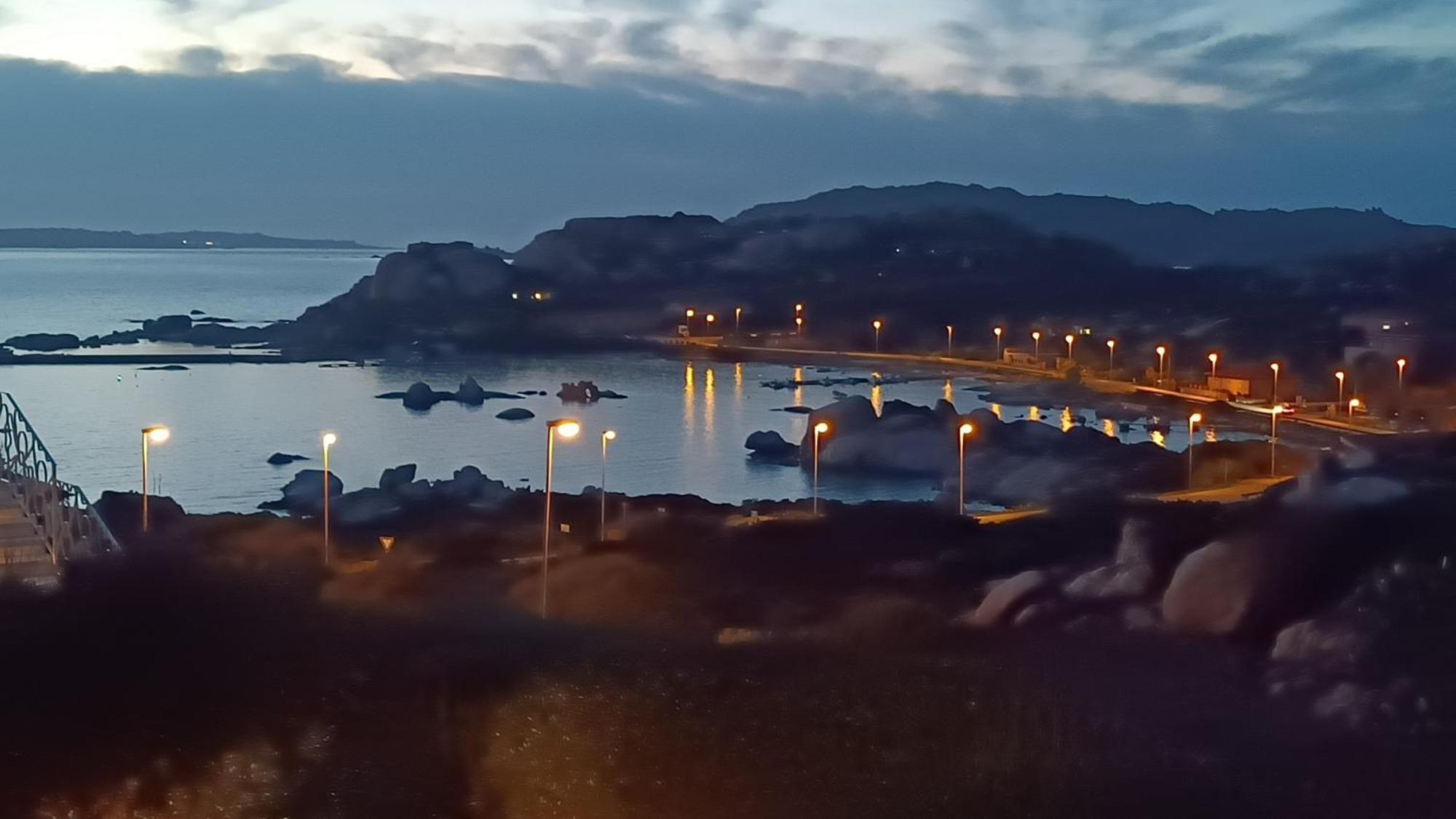 Appartamento Vista Mare Punta Tegge Ла Мадалена Екстериор снимка